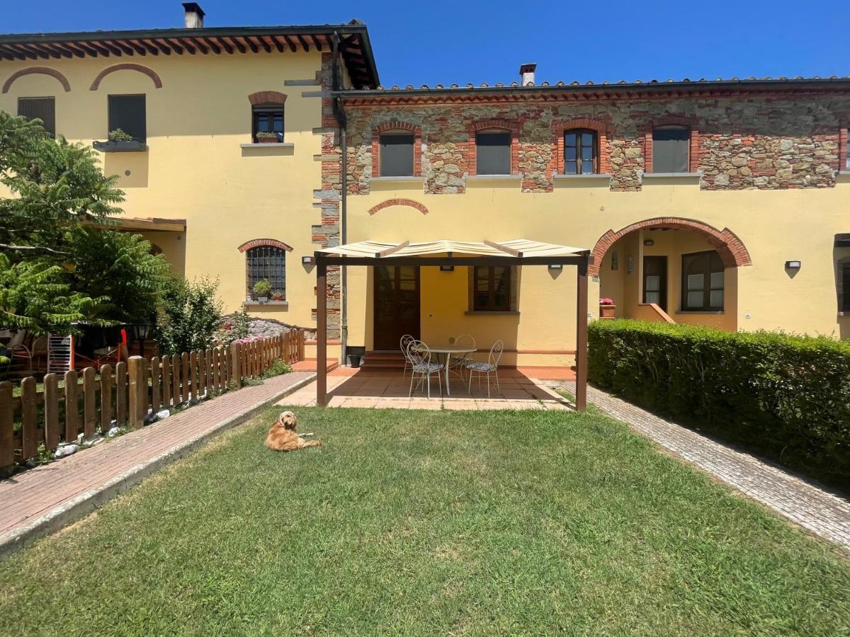 Casa Vacanza Villaggio Poggio Rosso Arezzo Exterior photo
