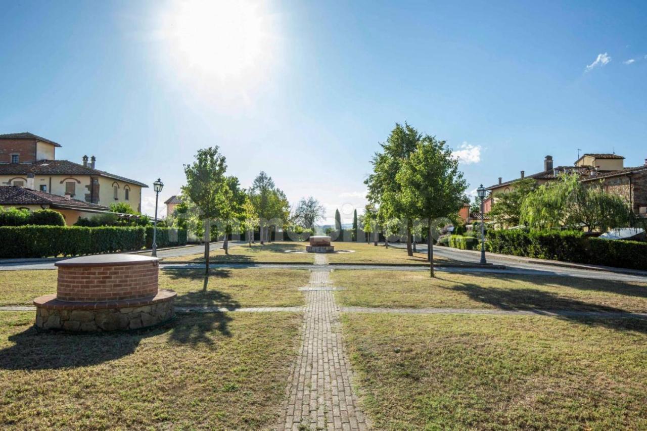 Casa Vacanza Villaggio Poggio Rosso Arezzo Exterior photo