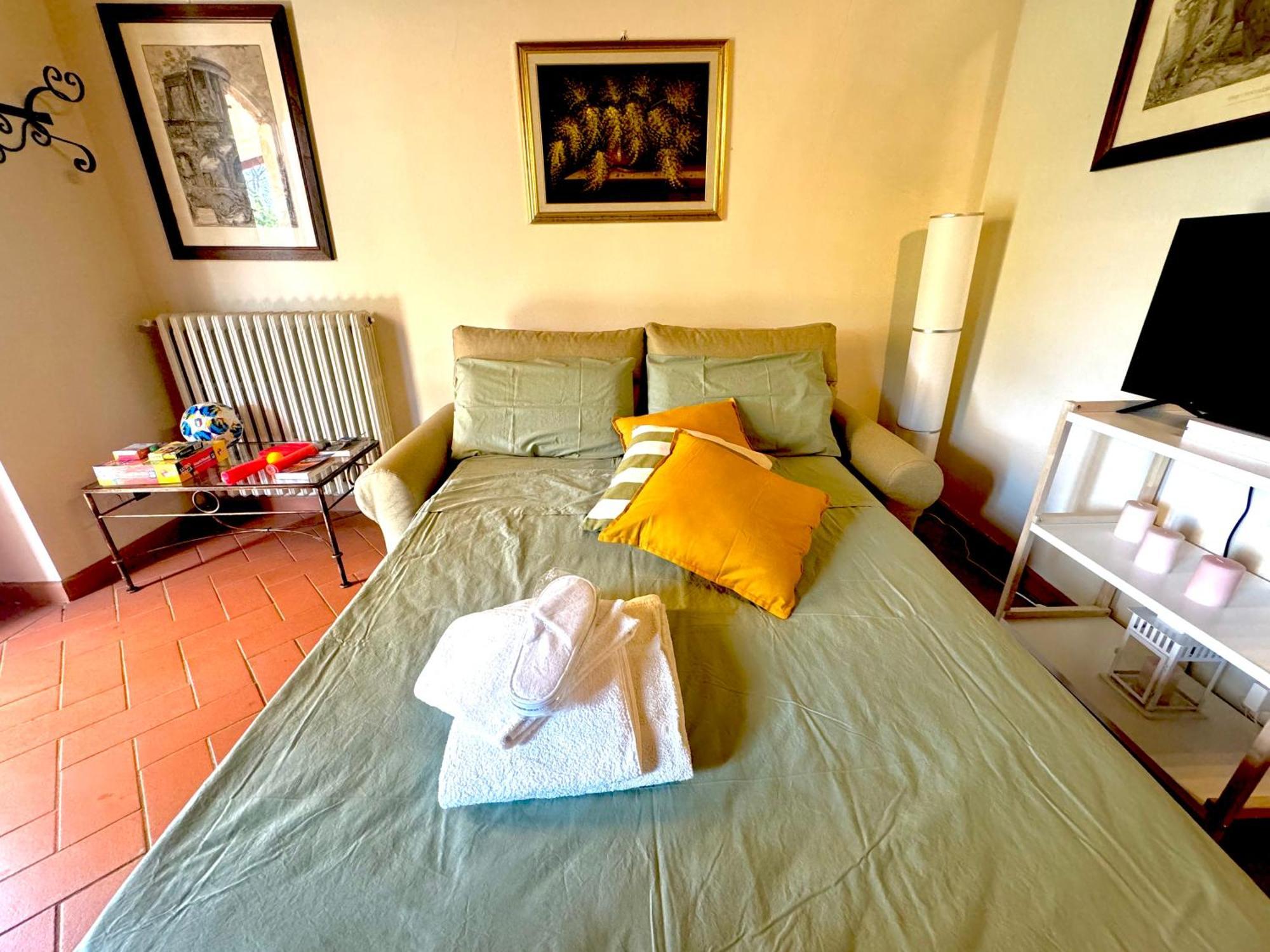 Casa Vacanza Villaggio Poggio Rosso Arezzo Exterior photo